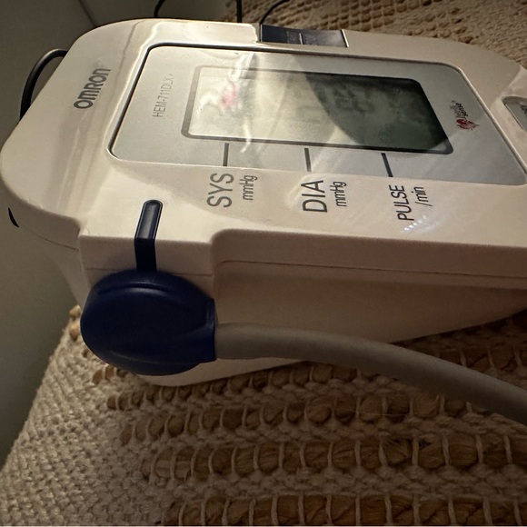 OMRON Blood Pressure Monitor with Blue and White Display - Picture 7 of 11